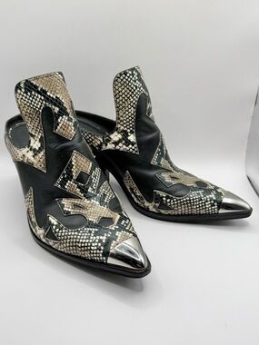 Gianni Bini Maerren Western Snake Print Mule Boots Women Size 8 Metallic DAMAGED